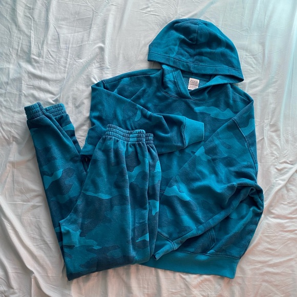 PINK Victoria Secret blue camouflage sweat suit - Picture 1 of 7